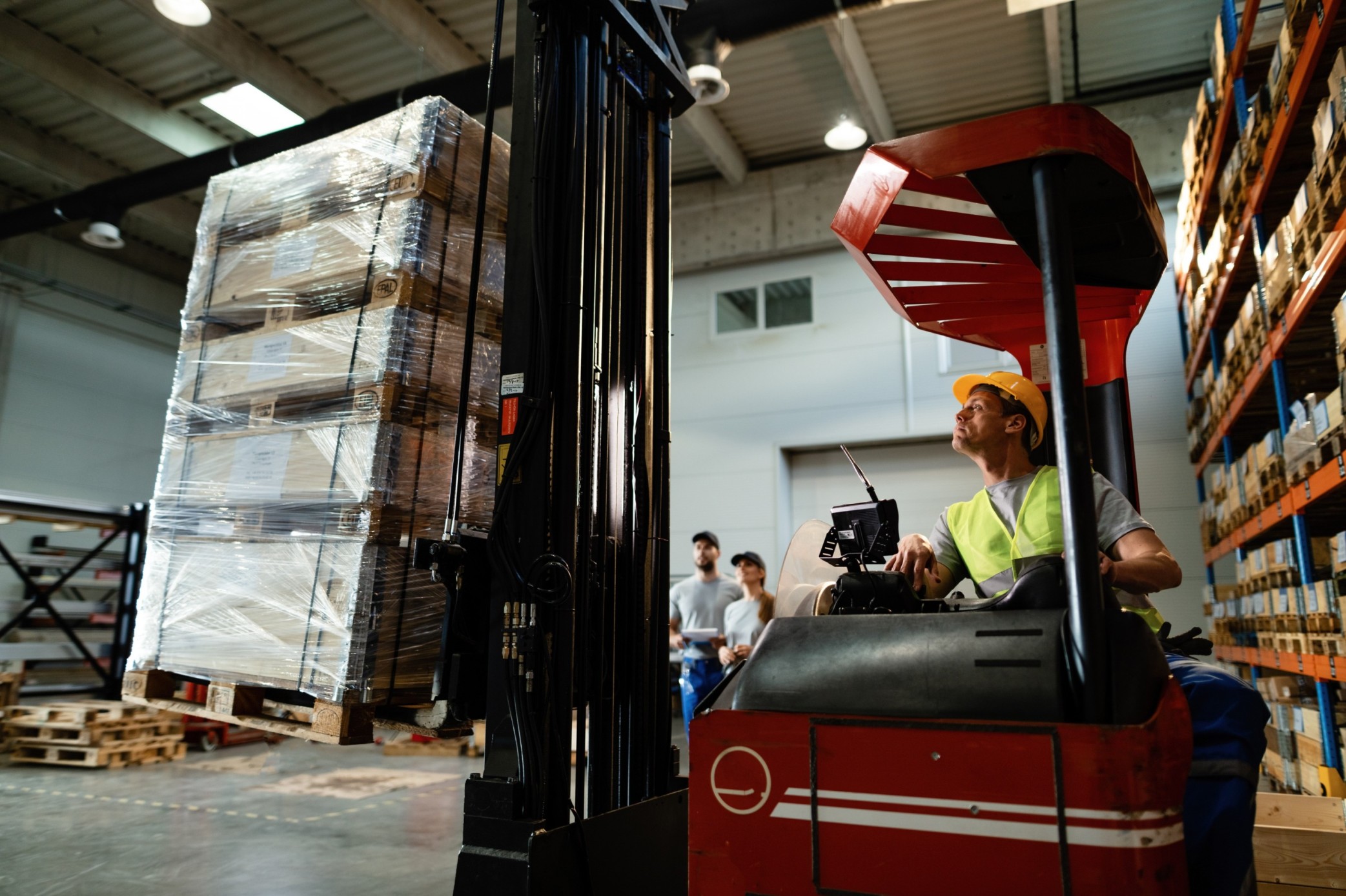 Benefits of Manlift Hiring in Bahrain for Construction and Maintenance Projects