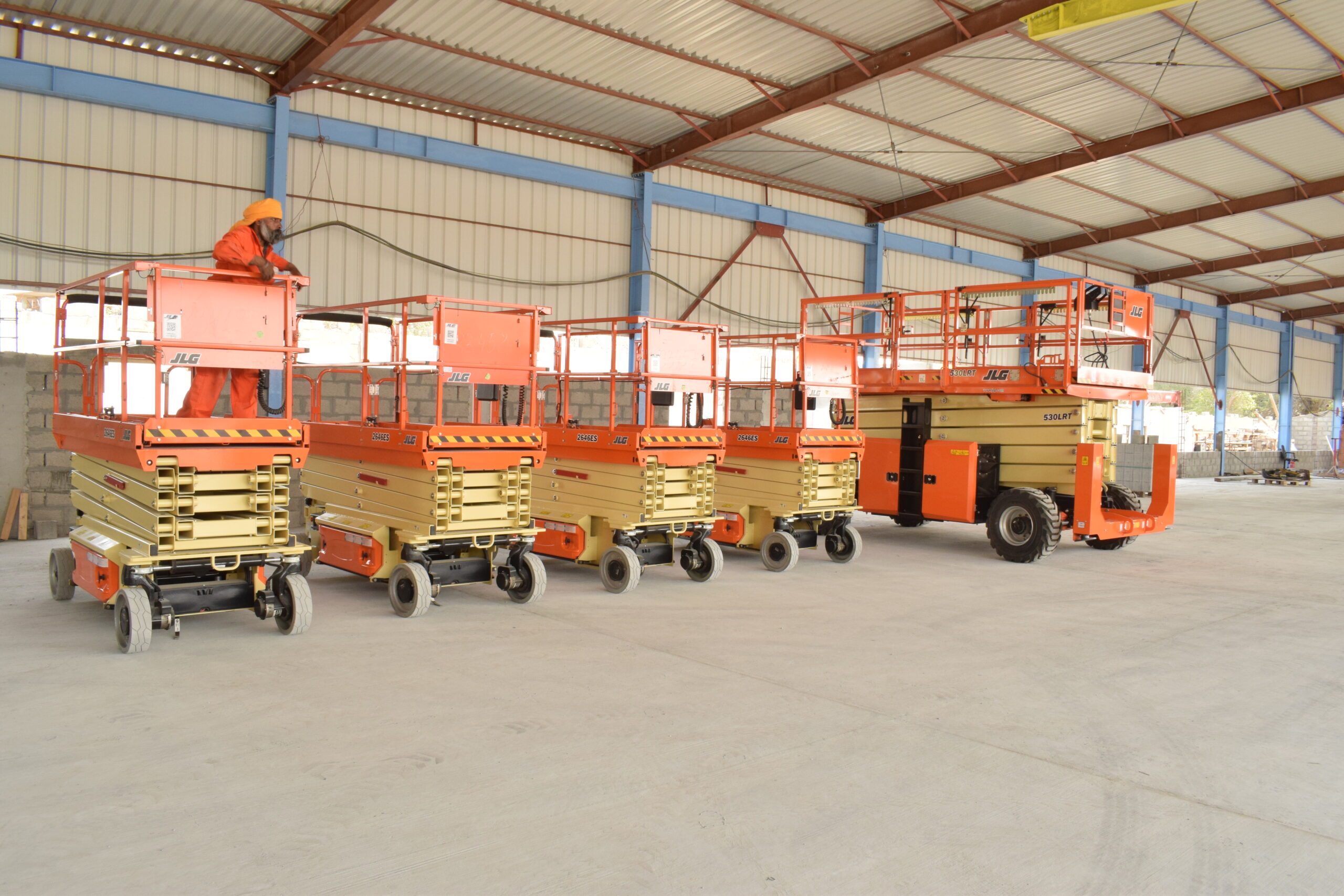 Top 7 Benefits of Scissor Lifts Rental Service in Bahrain