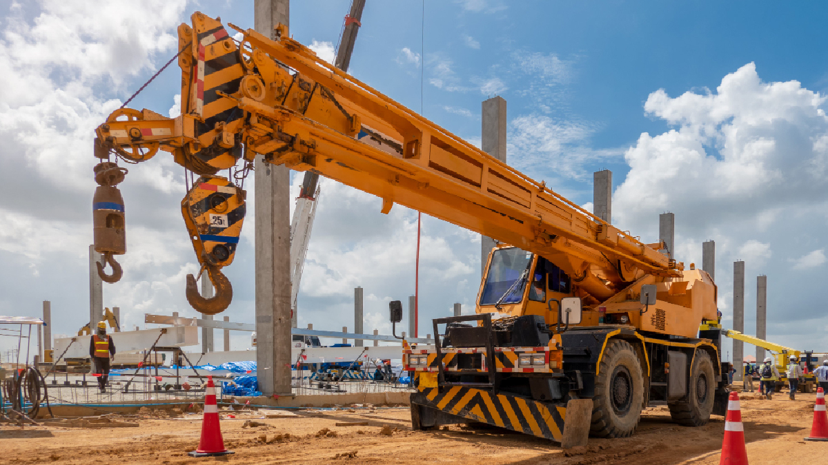 Cranes hire services in Bahrain