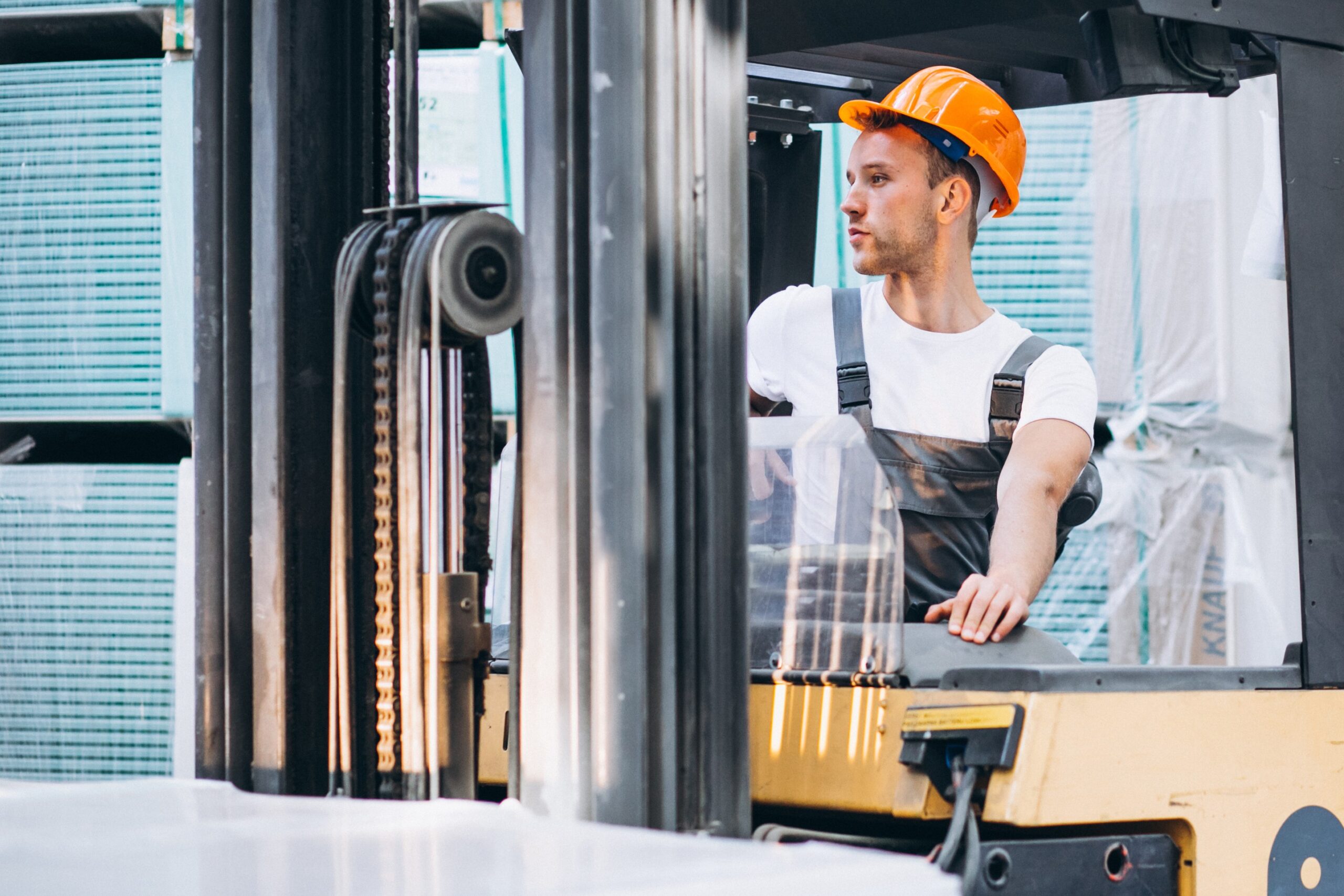 Tandem Lift Hiring and Rental Service in Bahrain: Precision Lifting for Modern Industries